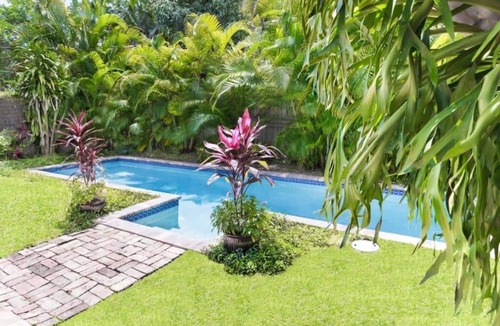 Flamingo Parks House | Casa Blanca - Chic Spanish-Style Cottage with Private Courtyard