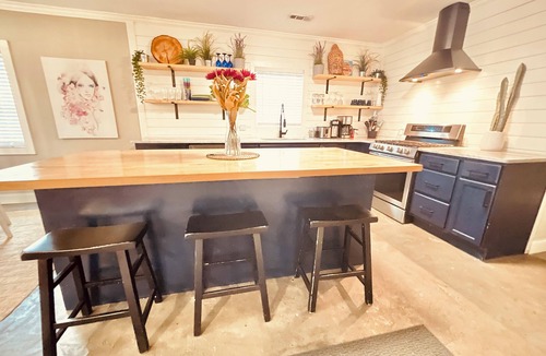 Peoplestown House | Casa Bohemian 3/2 Hot Tub sleeps 14