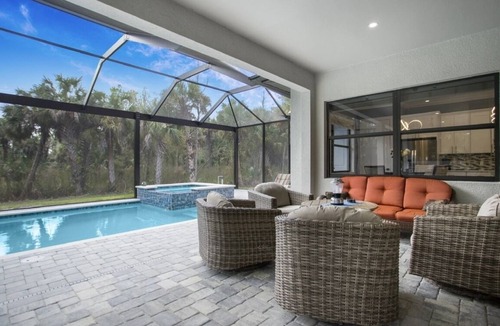 Rural Estates House | Casa Campagnola Naples heated pool h.tub outdoor kitchen 2 bikes