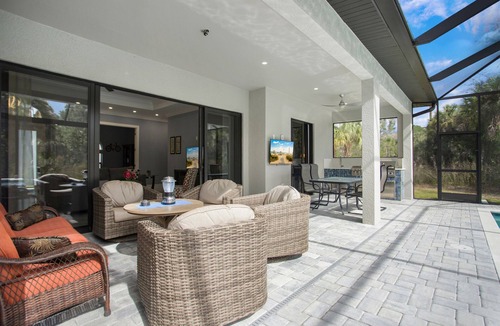 Rural Estates House | Casa Campagnola Naples heated pool h.tub outdoor kitchen 2 bikes