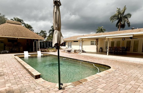 Southwest Ranches House | Casa de Cox, Private home w/gated entrance, two master bedrooms and guest house
