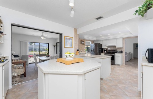Punta Gorda House | Casa De La Wren - Luxury Home - Waterfront. Heated Pool !
