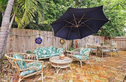 Sunshine Park House | Casa De Marita - Backyard Bliss with Pool in Historic Sunshine Park