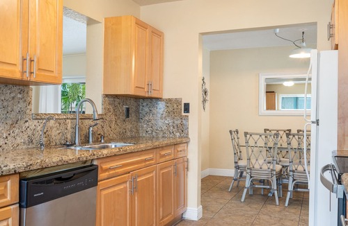 Dania Beach House | Casa Del Sol - 3 bdrms, 2 baths - Heated Pool