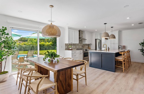 Palm Beach Gardens House | Casa Del Sol - Bike to Beach, Saltwater Pool & Private Backyard
