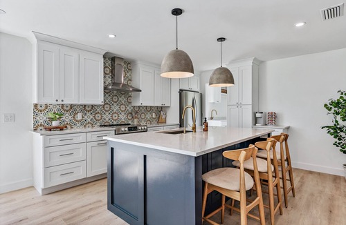 Palm Beach Gardens House | Casa Del Sol - Bike to Beach, Saltwater Pool & Private Backyard