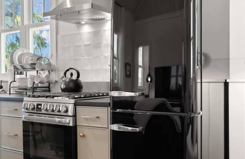Historic Ybor Apartment | Casa Julieta | Luxury "Ybor-Themed" Studio