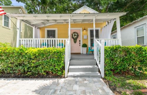 Lincolnville House | Casa Lovett - Tropical Bungalow