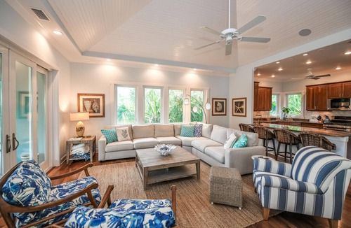 Anna Maria House | Casa Mariposa – AMI Luxury Retreat Steps to Beach & Pine Ave w/Pool & Spa
