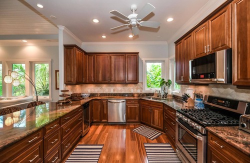 Anna Maria House | Casa Mariposa – AMI Luxury Retreat Steps to Beach & Pine Ave w/Pool & Spa
