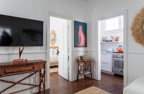 Cannonborough Elliotborough House | Casa Zoë | Cottage Row – Side-by-Side Historic Charm for Groups