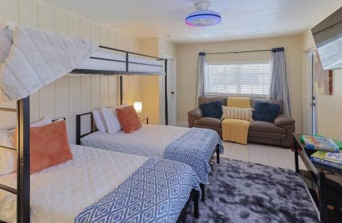 Cutler Bay House | CasaBay 4 Bed 2 Bath House Ultimate Backyard Fun