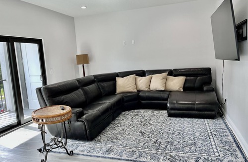 Courier City - Oscawana House | Casablanca - LUXURY 3 STORIES - WALK TO RESTAURANTS/BARS