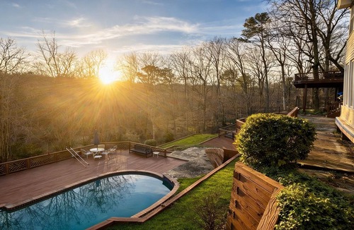 Lilburn House | CasanovaATL Luxury Pool/Studio/Gameroom, Theater