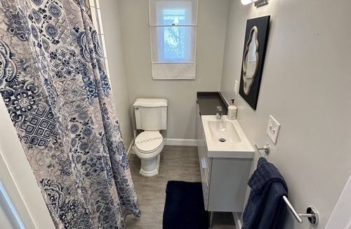 Old Southeast Apartment | Casita steps from beautiful Tampa bay, relaxing pool, kayaks, beach gear