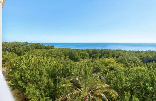 Tavernier Condo | Castaway Key, Double balcony ocean views in prime building 4