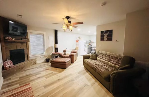 Cleveland Cottage | Casteel Cottage · Cozy Tennessee Retreat w/Firepit near Ocoee River