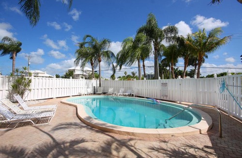 South Island Apartment | Castle Beach 105, Gulf Front, 2 Bedrooms, , Elevator, Sleeps 6, Heated Pool