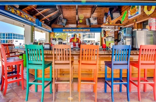 Mid Beach Condo | Castle M16 Ocean/Pool view, balcony, gym. tennis, & free valet parking!