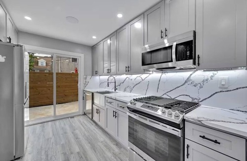 Newbold House | Catch Phillies Games, 5BR, Hot Tub, Sleeps 14