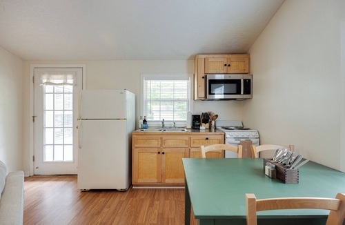 Monteagle Cottage | Catch Some ZZZ's at the Grizzly Cottage
