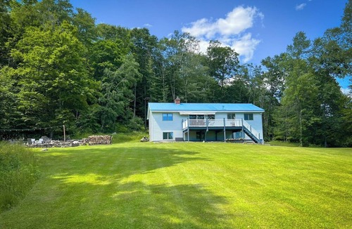 Callicoon House | Catskills 4BR Sleeps 8 Fire Pit & Fireplace
