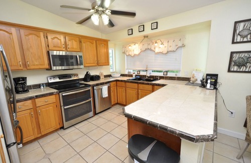 Breezeswept Beach Estates House | Cayman Cottage | 3 bed/2 bath boating home on Ramrod Key