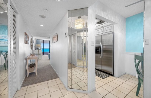 Sand Key Condo | 🐬CBC 1-16C– Beachfront, pool, hot tub, gym, pickleball!