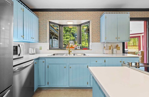 Lebanon House | Cedar Hall - A Charming Vintage Estate