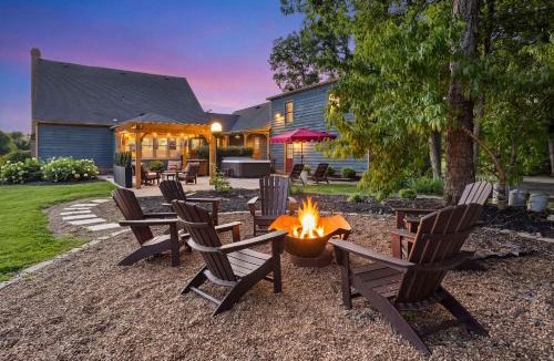 Lebanon House | Cedar Hall - A Charming Vintage Estate
