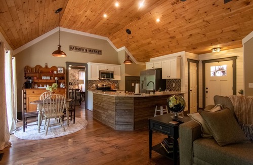 Chattahoochee Hills House | Cedar Hill Cottage - Secluded farmhouse near Serenbe and Atlanta.