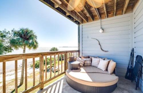 Cedar Key Apartment | Cedar Key Condo with Balcony and Gulf Views!
