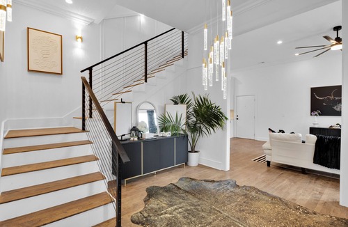 College Park House | Celebrations & photoshoots welcome here! Come for the event, stay for the beds!