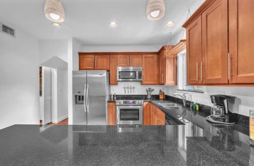 Coconut Grove House | Center Grove - Lush & Spacious & New - 3 Bedrooms