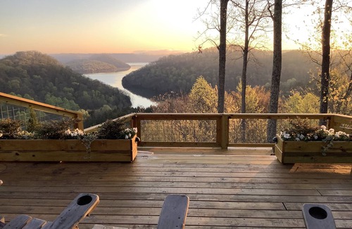 Smithville House | Center Hill Lake, Historic Log Cabin updated with amazing Lake/Mountain views!