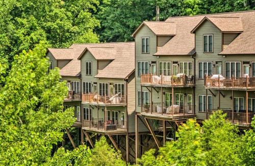 Silver Point House | Center Hill Lake Rental: Steps to Hurricane Marina