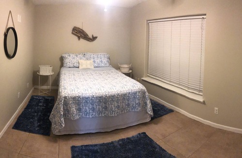 Jacksonville Beach House | Center of Jacksonville beach. Location location