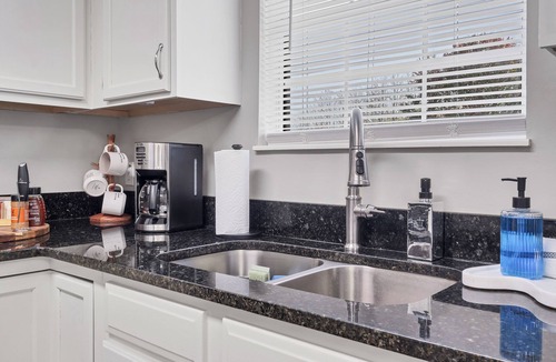 Louisville House | Centerpoint Getaway - The Center of FUN in East TN!