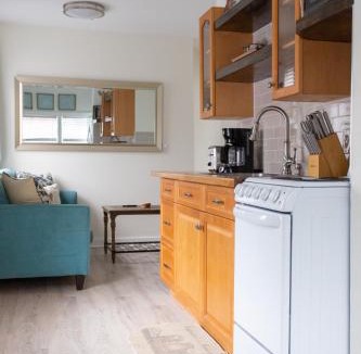 Jacksonville Beach House | Central & Comfortable Home Walk to the Beach!