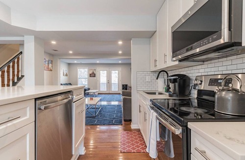 Columbia Heights Apartment | Central Convenient Home | Free Parking | Near U St