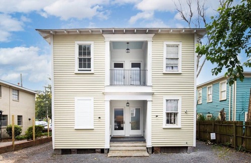 Westside Apartment | Central & Cozy Downtown Apartment
