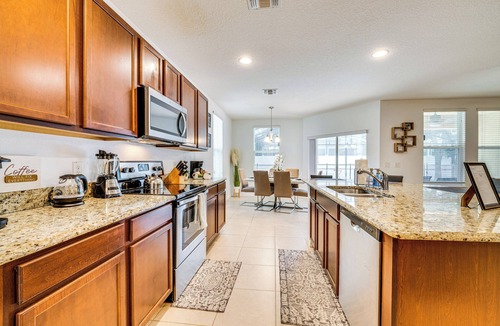 West Haven House | Central Family Home w/Lanai < 10 Mi to Disney!