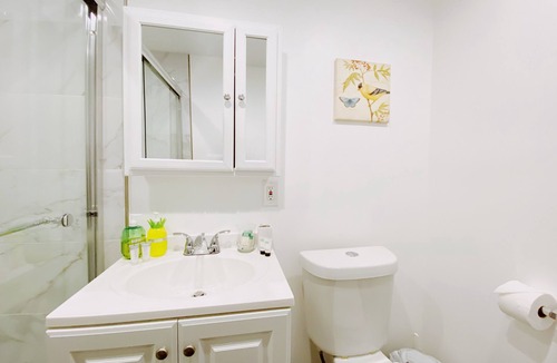 Coconut Grove Apartment | Central Miami Studio w/Parking - Coconut Grove