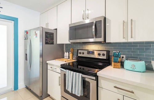Central Fort Lauderdale House | Central Nautical Themed 4 bed 2 bath Home