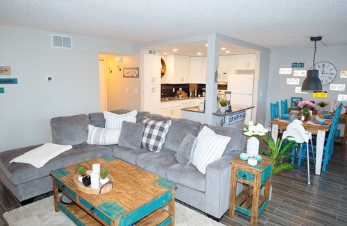 Cypress Lake Condo | Central Quiet Location, only 8 Miles to Ft. Myers Beach