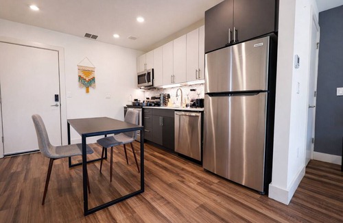 Brewerytown Apartment | Central Studio Gym Rooftop WiFi W/D