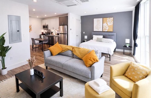 Brewerytown Apartment | Central Studio w Wifi & WD Gym Rooftop