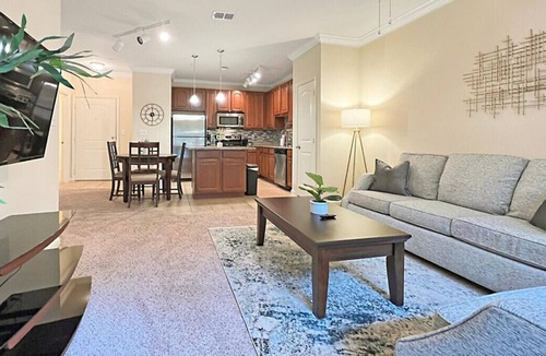 Carver City - Lincoln Gardens Apartment | Central Tampa Living, Modern Luxuries with Pool Views