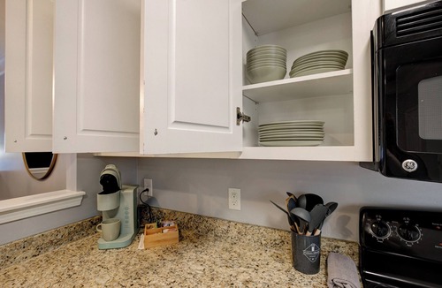 Columbia House | Centrally Located 2 Bed/2 Bath - Minutes to Fort Jackson & Downtown Columbia