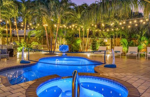 South New River Isles House | Centrally located Heated Pool Riverside View Access Citrus Key H0MES